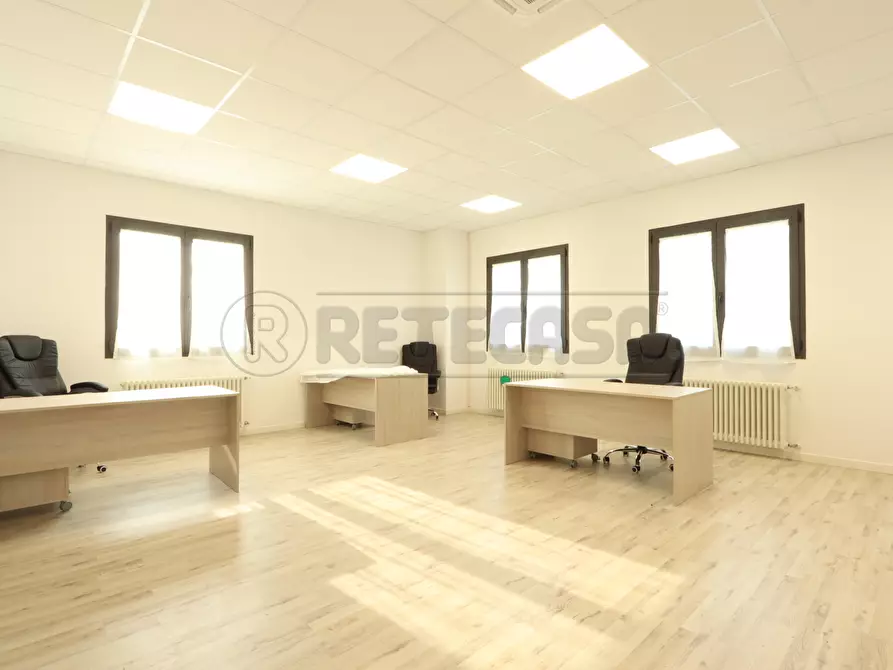 Immagine 5 di Ufficio in affitto  in Strada dei Molini 165 a Vicenza