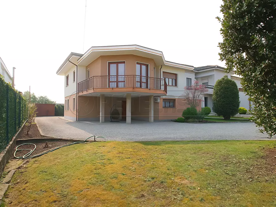 Immagine 1 di Porzione di casa in vendita  in Via Riviera Berica a Nanto