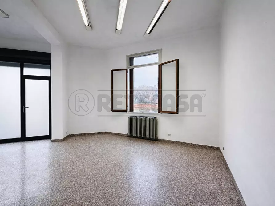 Immagine 6 di Locale commerciale in affitto  in Via Giovanni Gradenigo 2 a Padova