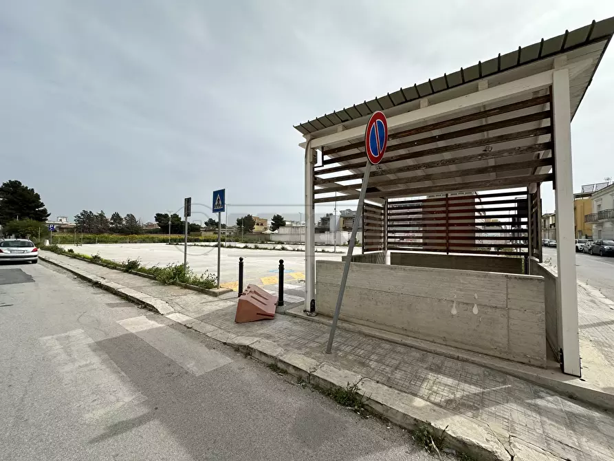 Immagine 29 di Locale commerciale in vendita  a Mazara Del Vallo