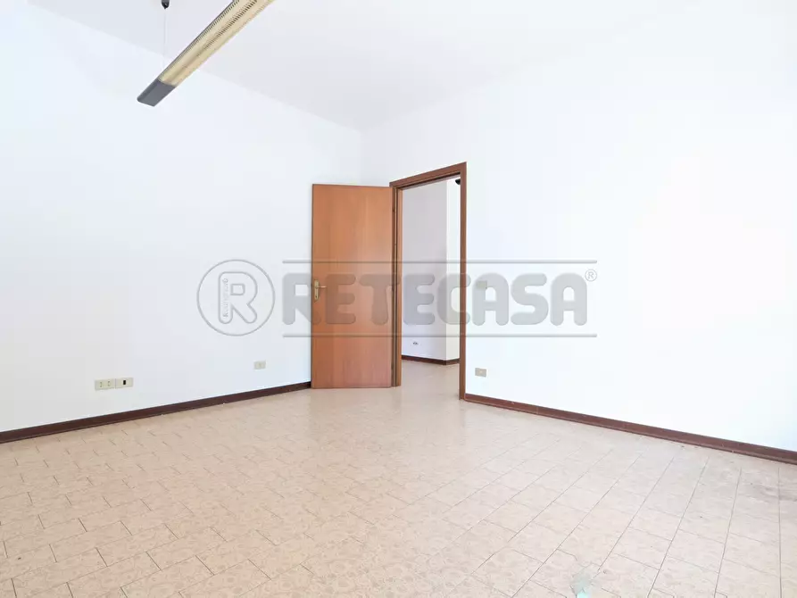 Immagine 3 di Locale commerciale in affitto  a Castegnero