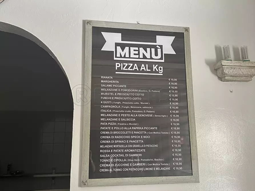 Immagine 10 di Pizzeria / Pub in vendita  a Campobello Di Mazara