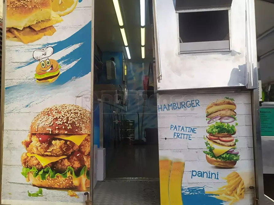 Immagine 8 di Attività commerciale in vendita  a Marsala