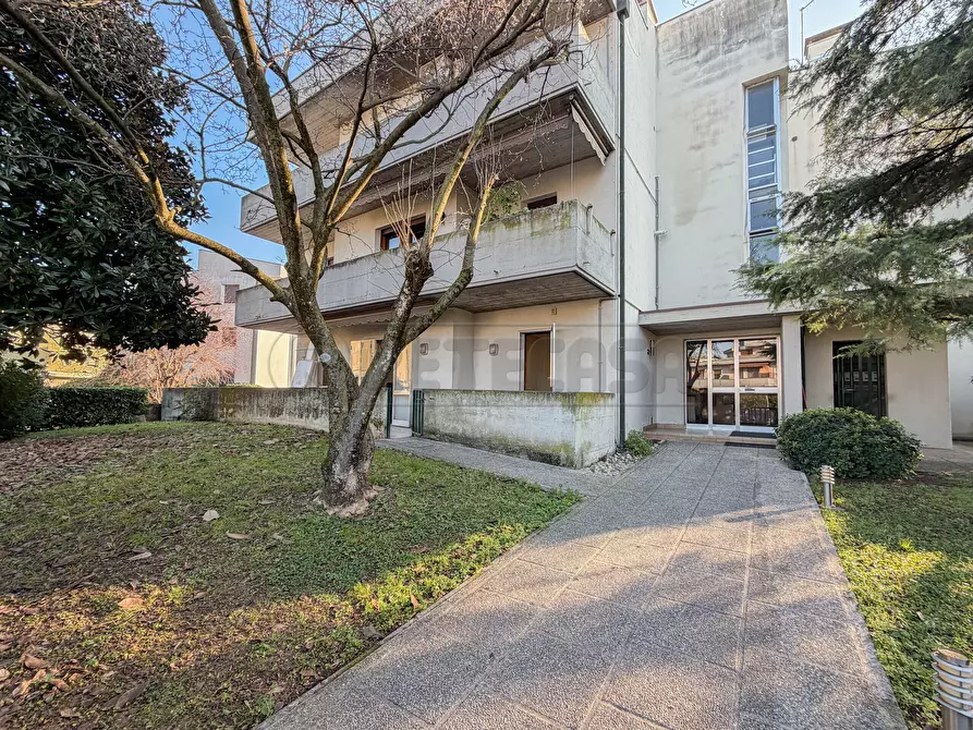 Immagine 49 di Trilocale in vendita  in Via Giacomo Puccini a Altavilla Vicentina