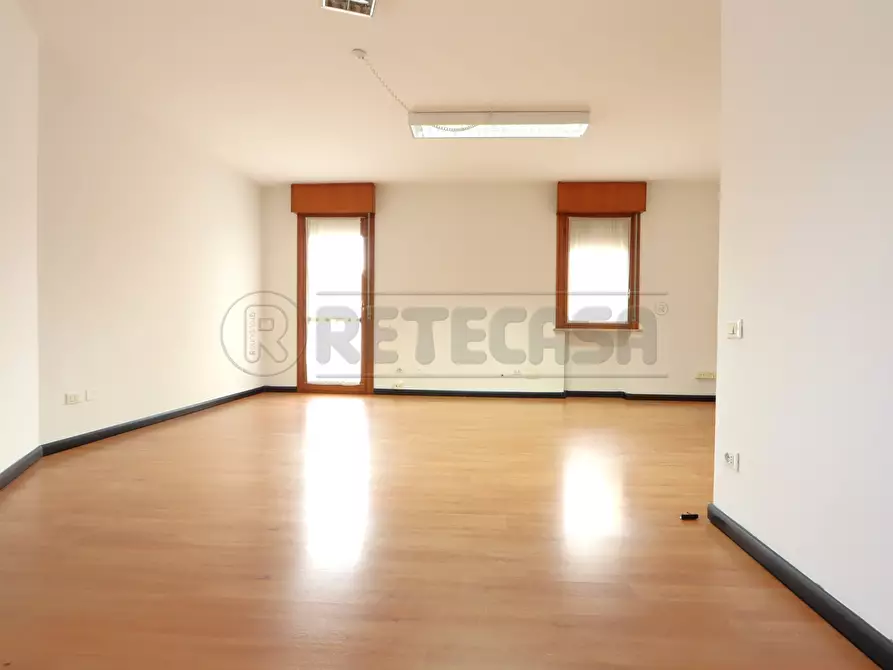 Immagine 29 di Ufficio in affitto  in Contrà San Bortolo 85 a Vicenza