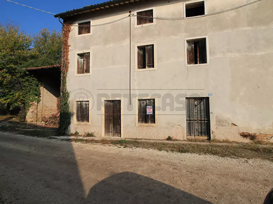 Immagine 1 di Rustico / casale in vendita  in Contrada Agugliana snc a Montebello Vicentino