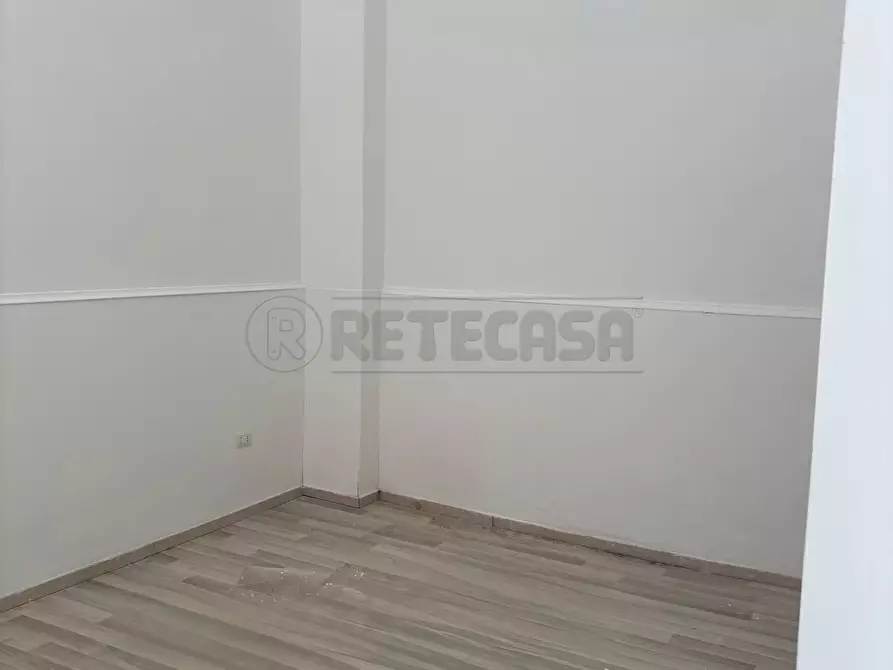 Immagine 7 di Locale commerciale in affitto  in Via Nicola Antonio Mantenga 13 a Salerno