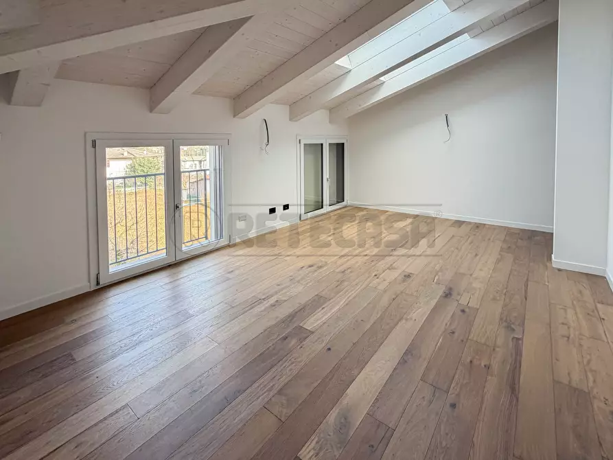 Immagine 22 di Attico in vendita  in Via F. Magellano a Creazzo