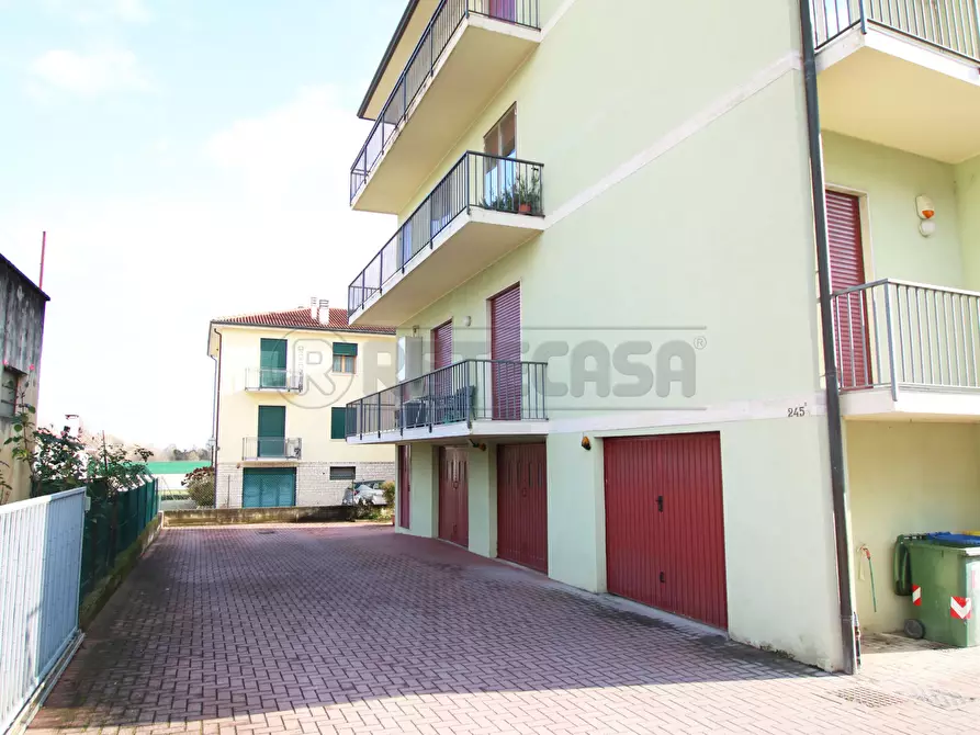 Immagine 38 di Trilocale in vendita  in viale riviera berica 205 a Vicenza