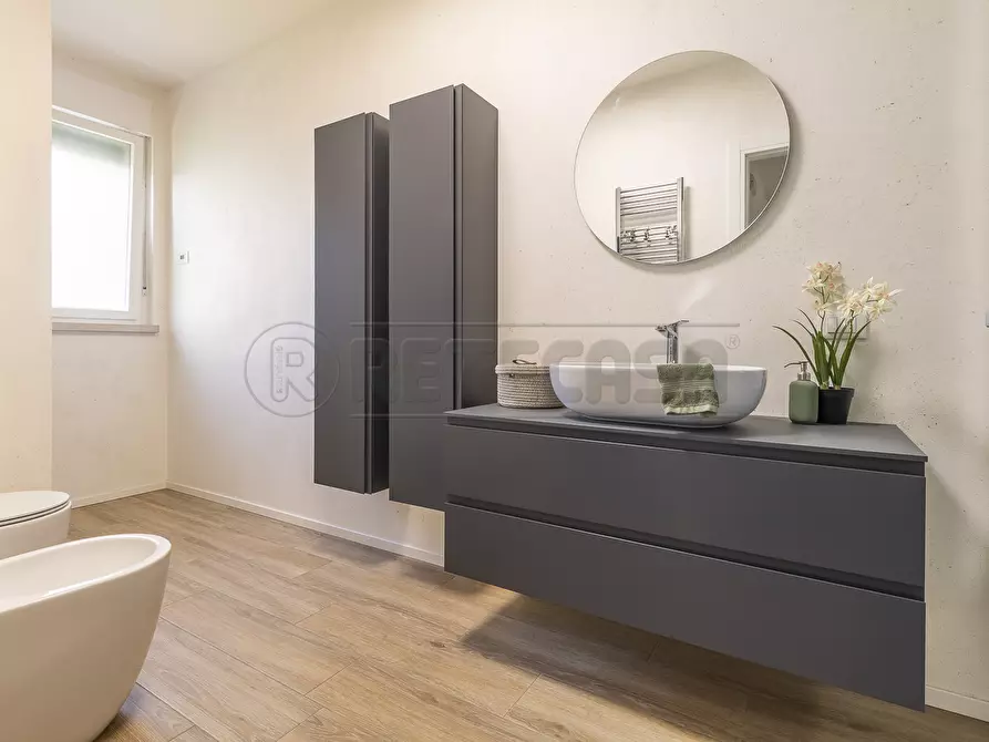 Immagine 15 di Trilocale in vendita  in Via Monte di Pietà 1 a Pozzoleone