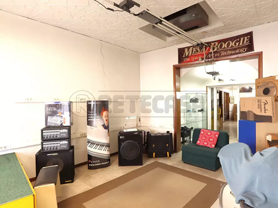 Immagine 3 di Locale commerciale in vendita  in Contrà S.S.Apostoli 35 a Vicenza