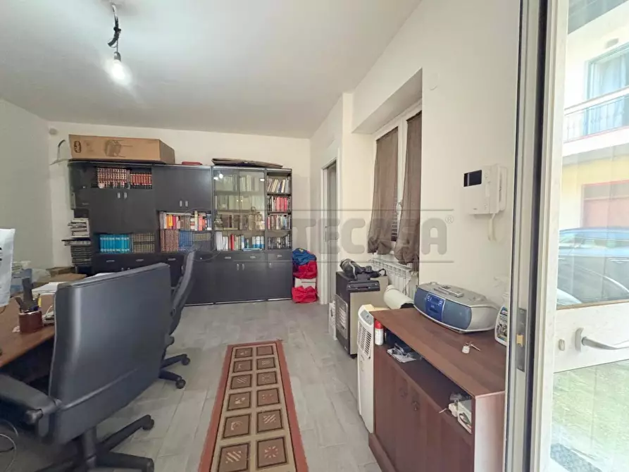 Immagine 43 di Pentalocale in vendita  a Marcianise