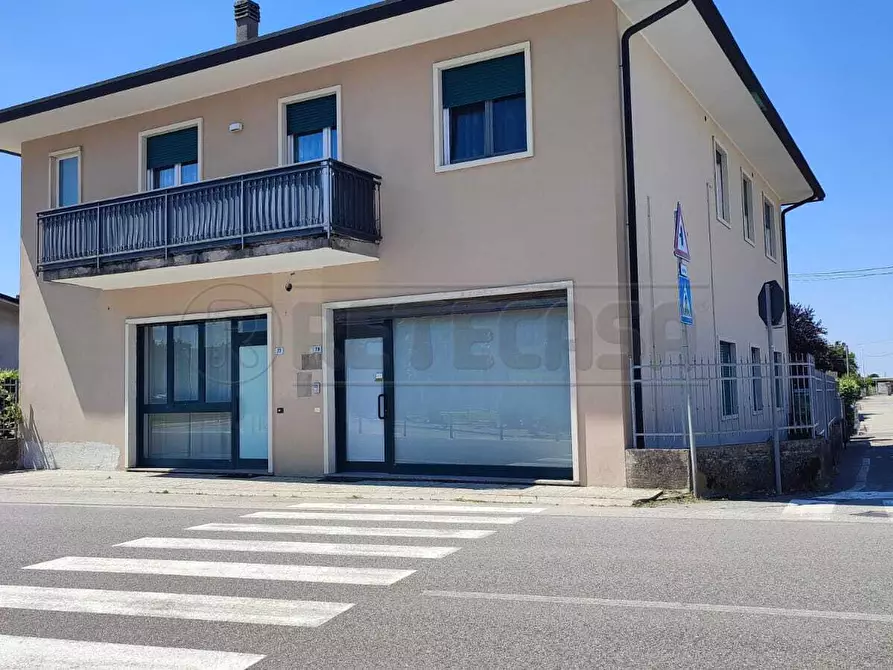 Immagine 1 di Locale commerciale in affitto  in Via Divisione Julia a Sarego