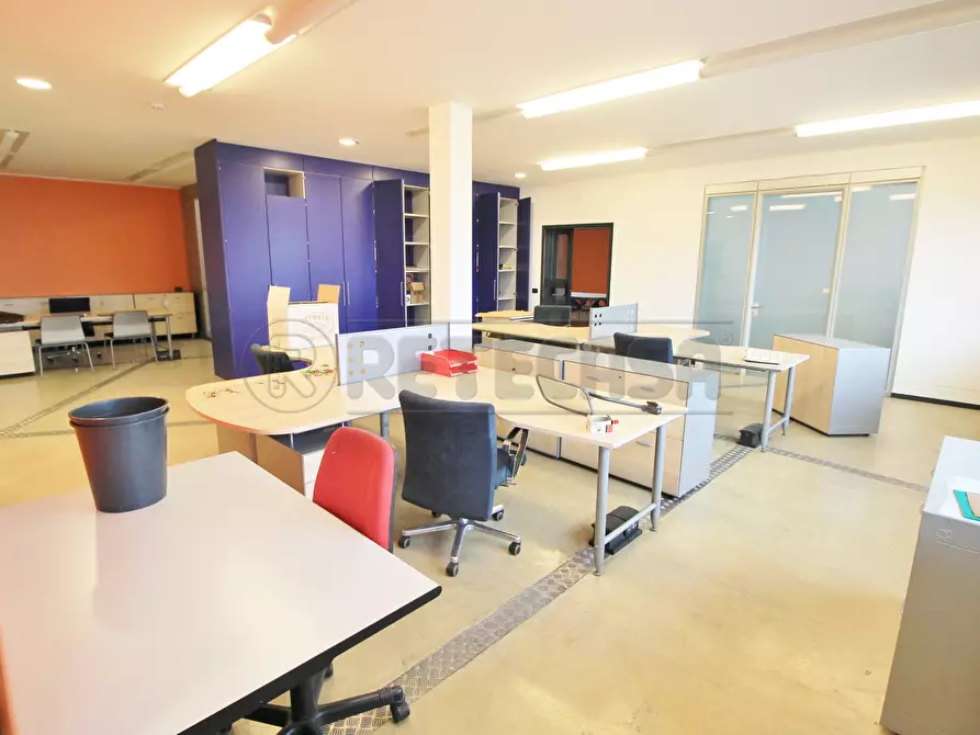 Immagine 15 di Attività artigianale in vendita  a Montebello Vicentino