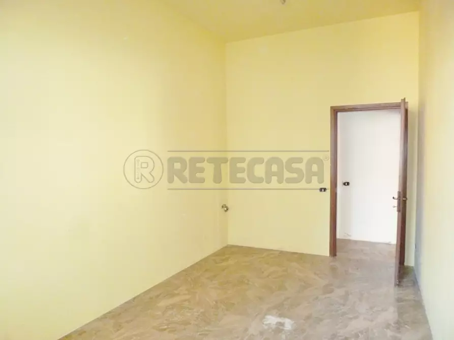 Immagine 9 di Locale commerciale in affitto  a Montebello Vicentino