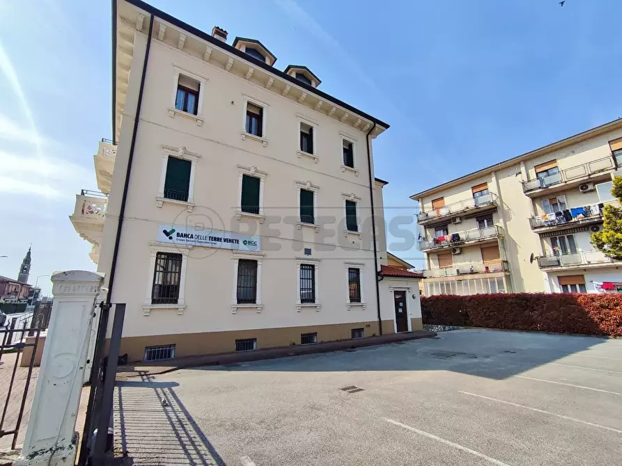 Immagine 3 di Garage in vendita  in Via Veneto 29 a Sarego