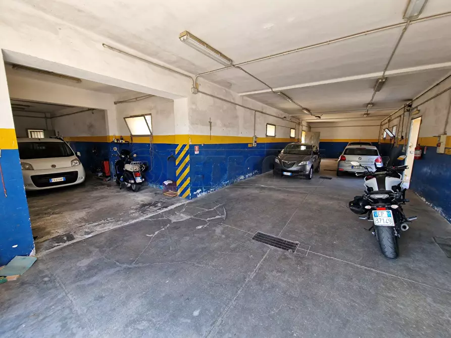 Immagine 40 di Laboratorio in vendita  in Via Neviano 37 a Seclì