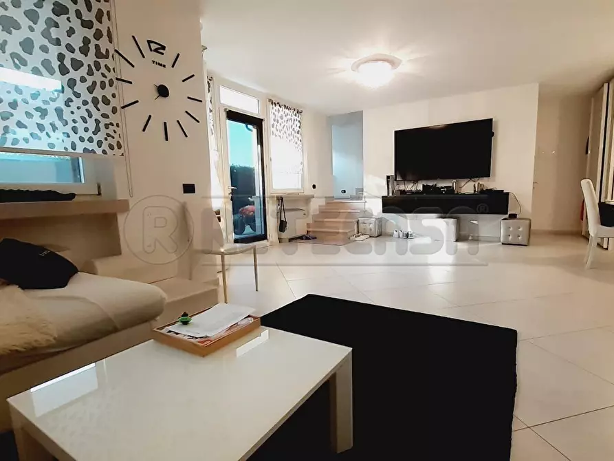 Immagine 10 di Quadrilocale in vendita  in Via Giulio Cesare 2 a Desenzano Del Garda