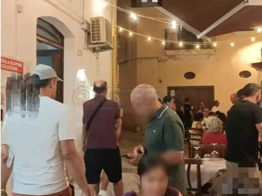 Immagine 16 di Locale commerciale in vendita  in Via Incrociata 2 a Gallipoli