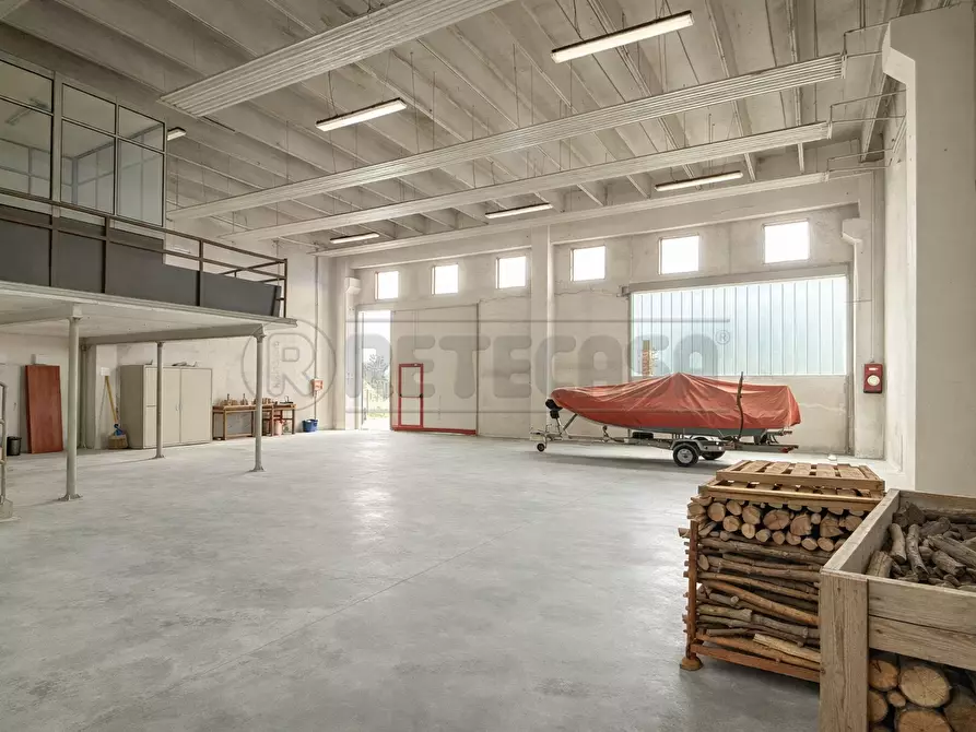 Immagine 4 di Capannone industriale in affitto  in Via Tribolo a Torri Di Quartesolo