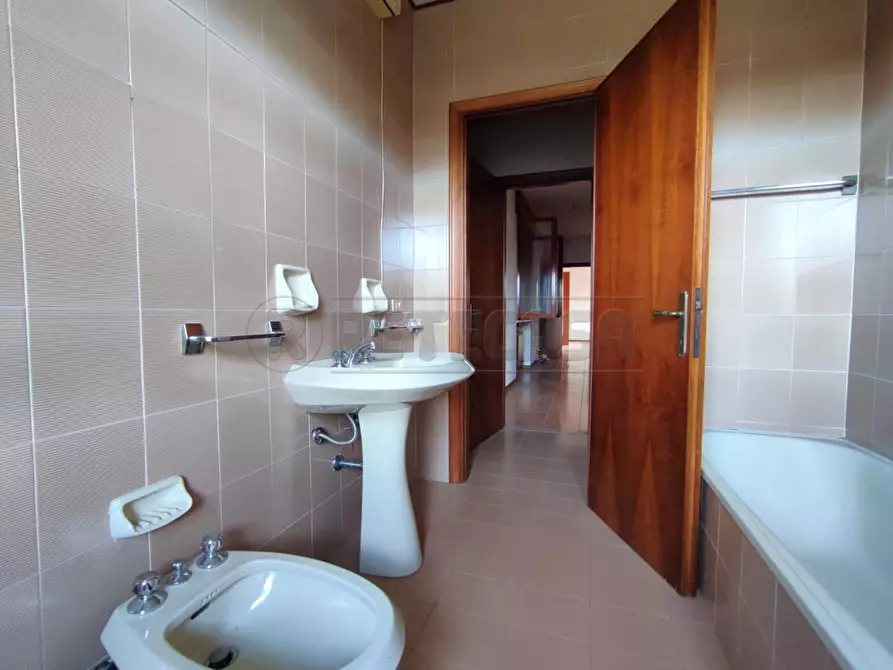 Immagine 10 di Trilocale in vendita  in Via Veneto 80 a Sarego