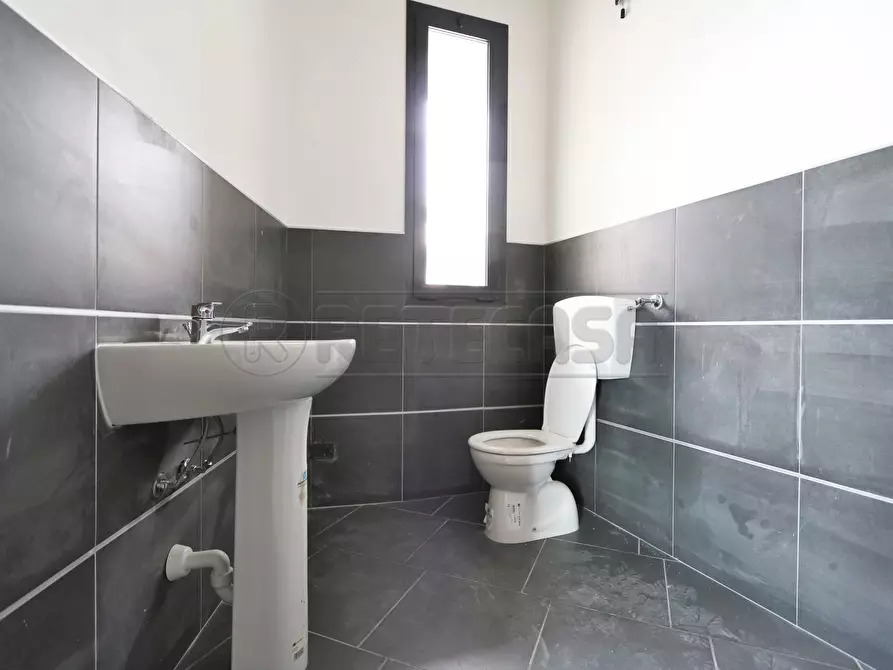 Immagine 18 di Ufficio in affitto  a Vicenza