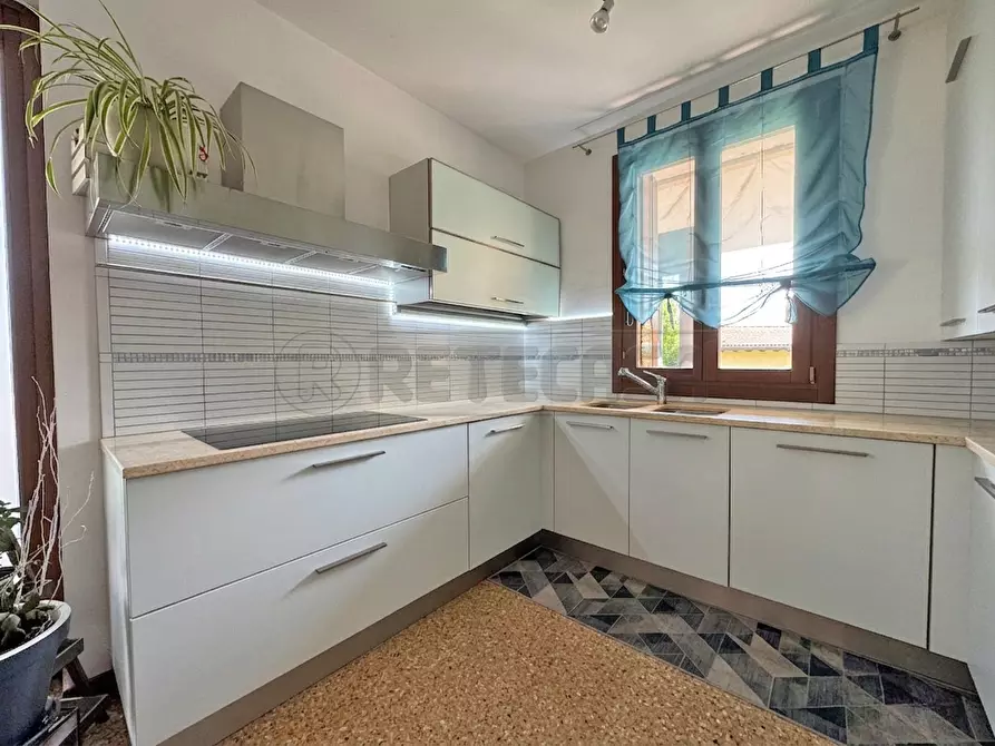 Immagine 10 di Villa in vendita  in Via Pianacattiva di Mezzo 11 a Trissino
