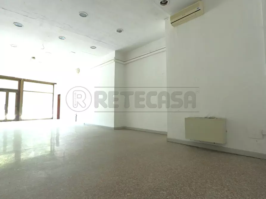 Immagine 36 di Locale commerciale in vendita  in Viale Giuseppe Verdi 32 a Vicenza