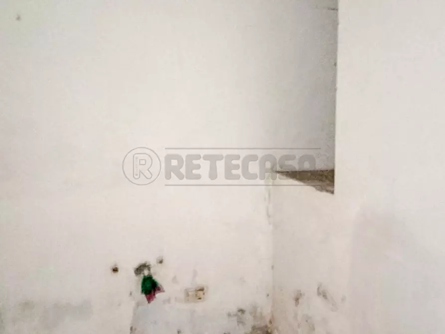 Immagine 9 di Locale commerciale in vendita  in Via Ernesto Cianciolo 74 a Messina