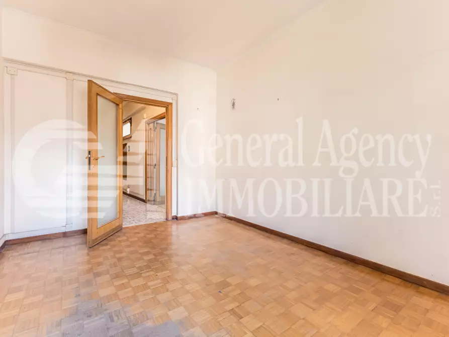 Immagine 74 di Appartamento in vendita  in via guido de ruggiero a Roma