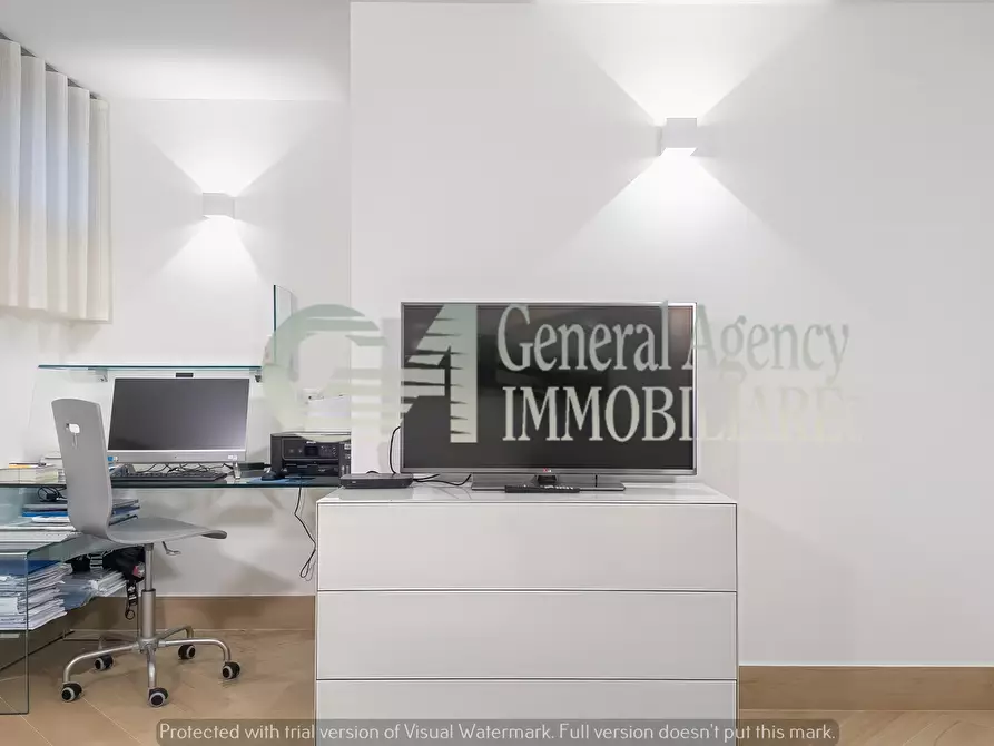 Immagine 69 di Villa in affitto  in Via Mario Mattoli a Roma