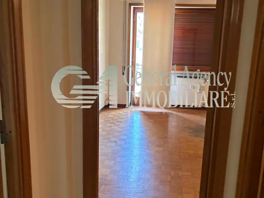 Immagine 47 di Appartamento in vendita  in via guido de ruggiero a Roma