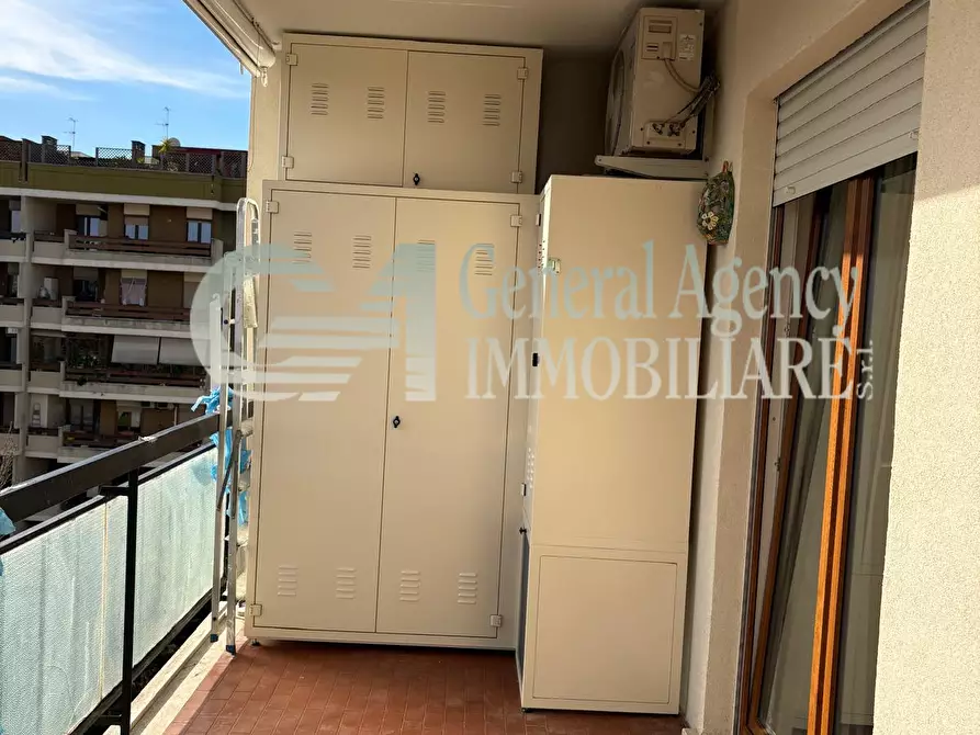 Immagine 21 di Trilocale in affitto  in Via Canton a Roma