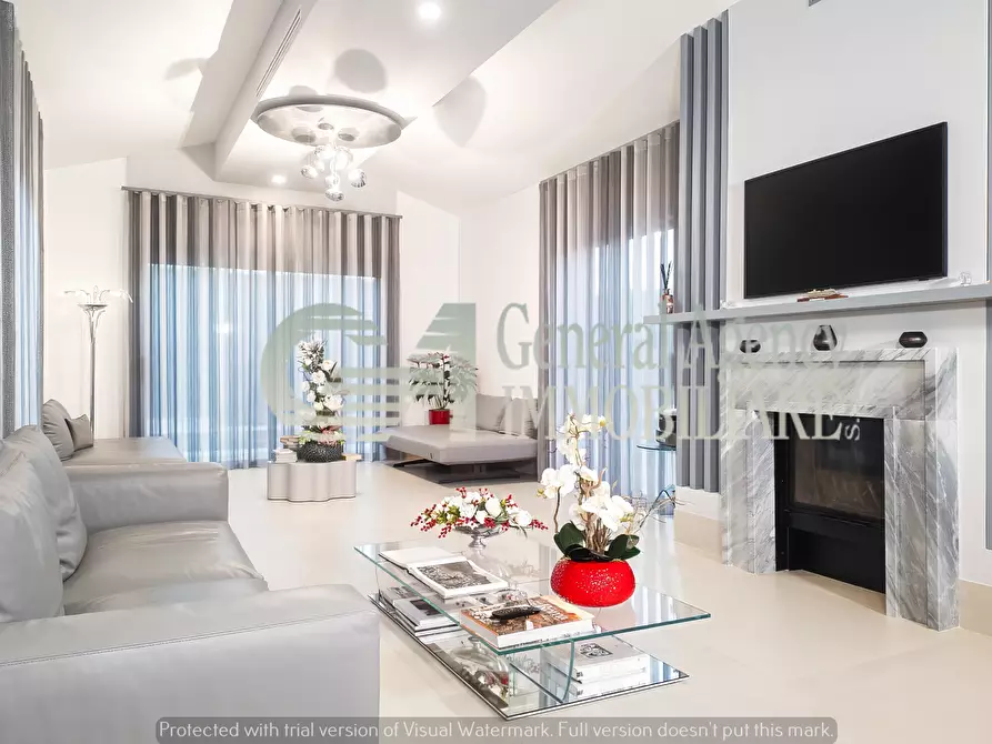 Immagine 8 di Villa in affitto  in Via Mario Mattoli a Roma