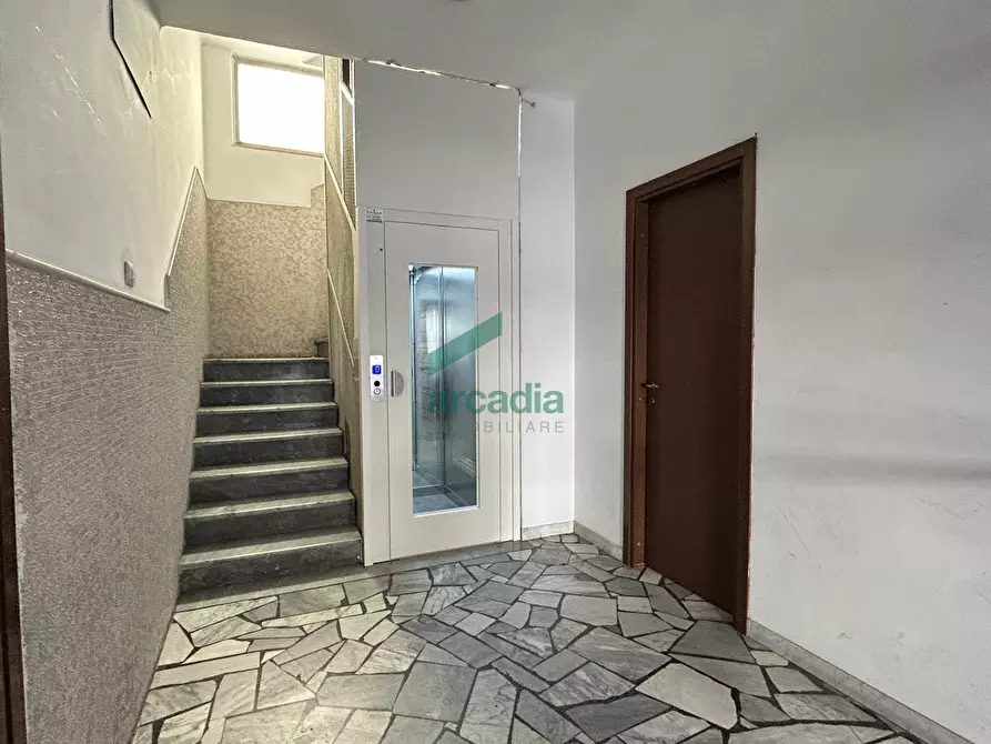 Immagine 3 di Trilocale in vendita  in Via Abate Giacinto Gimma 56/A a Bari