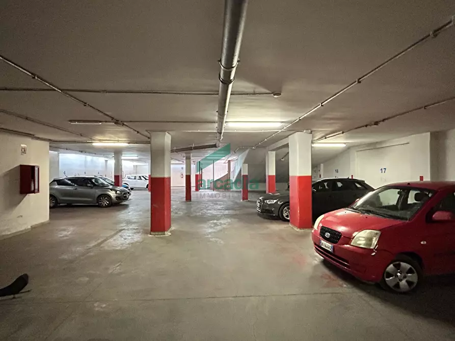 Immagine 12 di Ufficio in vendita  in Via Michele Garruba 47 a Bari