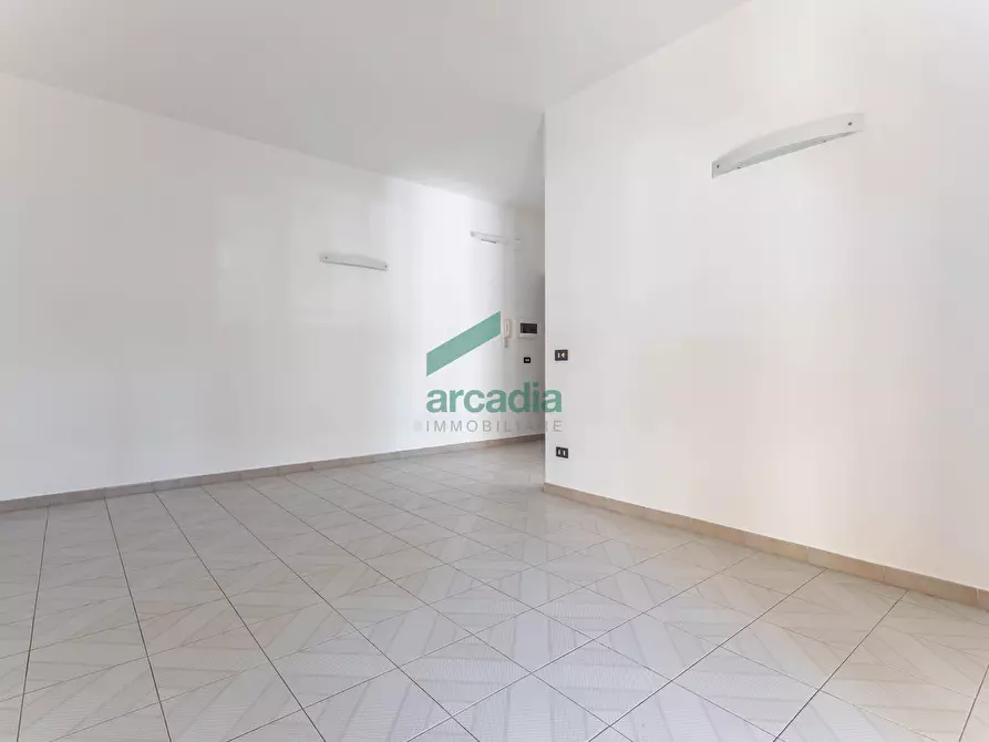 Immagine 34 di Ufficio in vendita  in Via Camillo Rosalba 49 a Bari