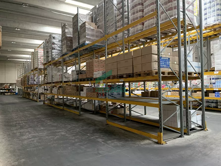 Immagine 8 di Attività artigianale in vendita  in Via dei Gladioli 6 a Modugno