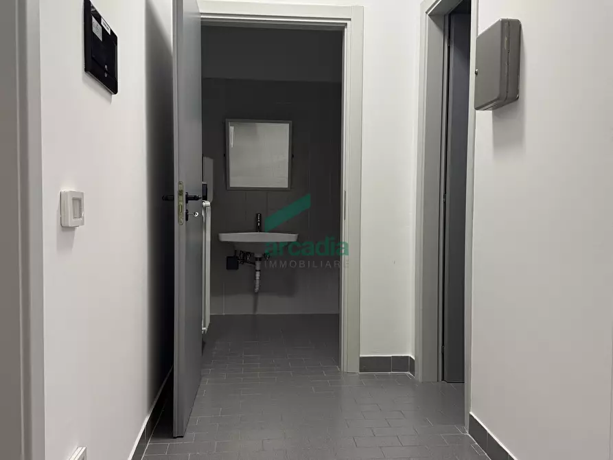 Immagine 16 di Ufficio in vendita  in Via Saverio Milella 2/bis a Bari