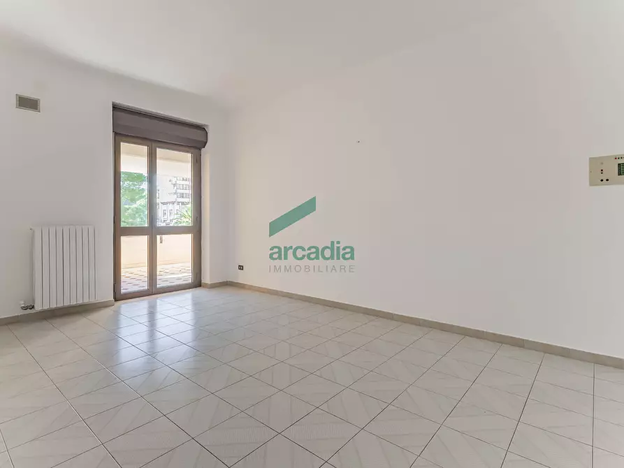 Immagine 31 di Ufficio in vendita  in Via Camillo Rosalba 49 a Bari