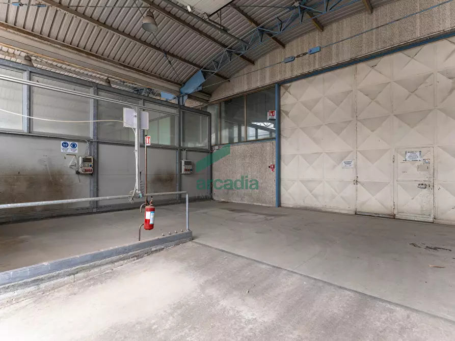 Immagine 33 di Attività artigianale in vendita  in Via dei Gigli 21 a Modugno