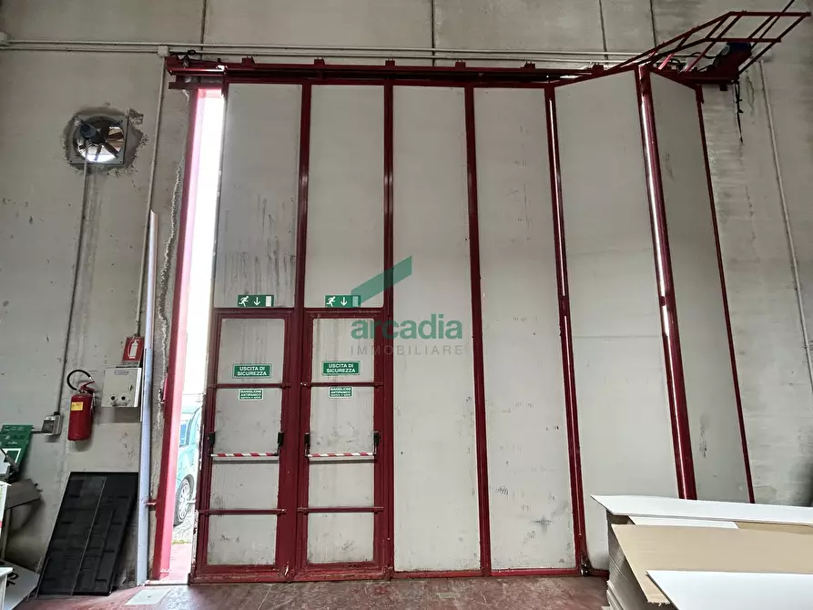 Immagine 12 di Attività artigianale in vendita  in Strada Provinciale 231 a Modugno