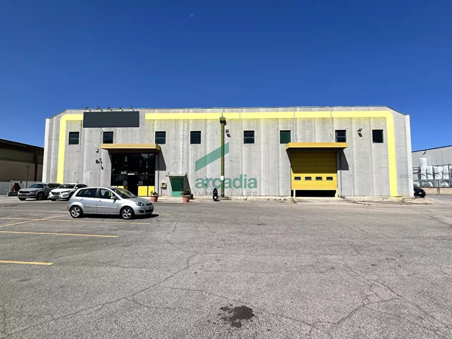 Immagine 1 di Attività artigianale in vendita  in Strada Provinciale Palese-modugno 12 a Modugno