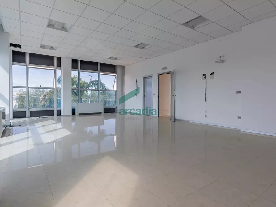 Immagine 22 di Ufficio in affitto  in Largo degli Stagnini 6 a Modugno