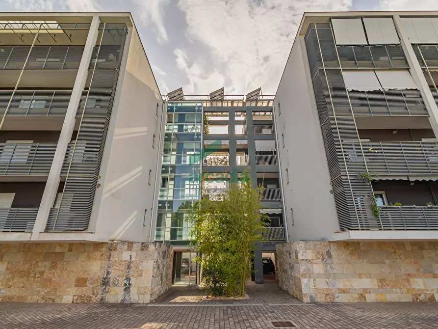 Immagine 18 di Quadrilocale in vendita  in Via Rosario Livatino 97 a Bari