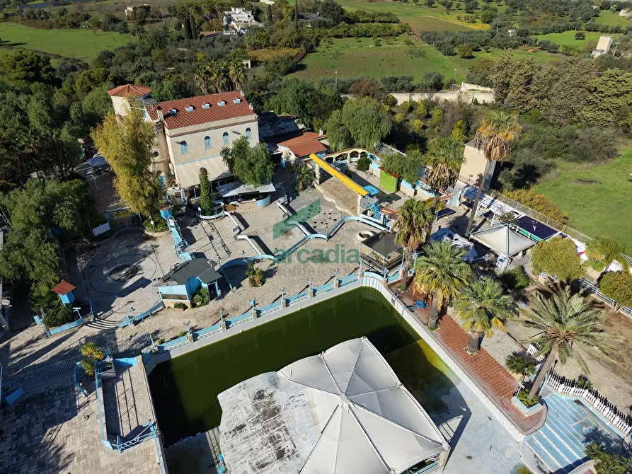 Immagine 125 di Locale commerciale in vendita  in Strada la Grava 16 a Bari