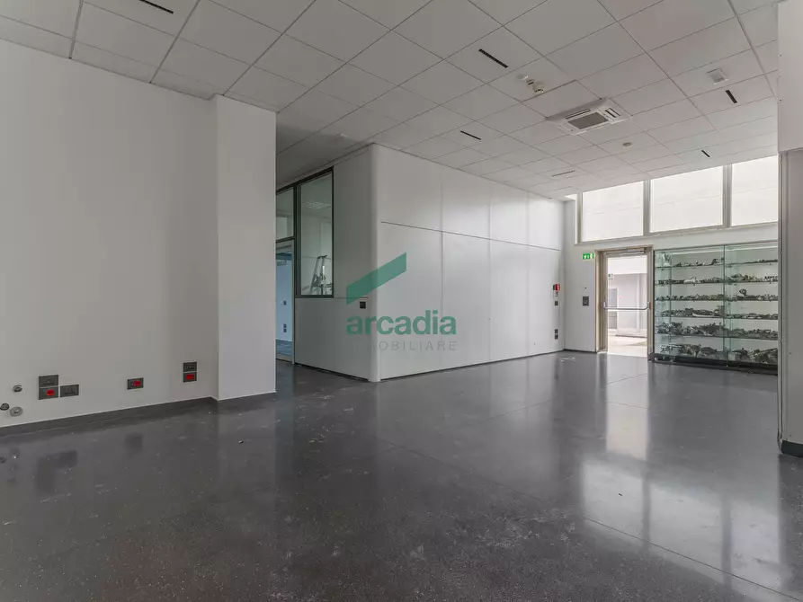 Immagine 38 di Attività artigianale in vendita  in Via dei Gigli 21 a Modugno
