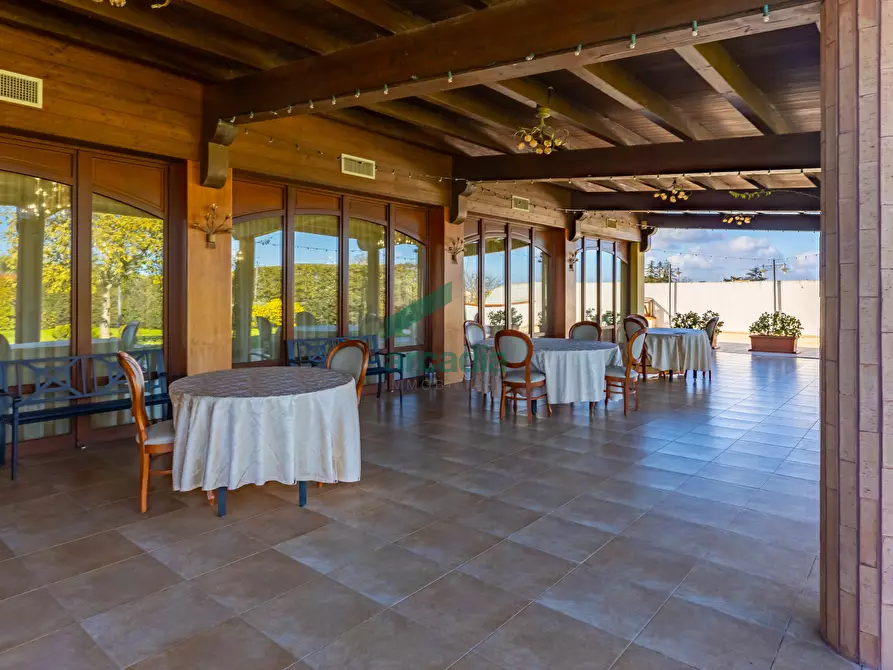 Immagine 3 di Villa in vendita  in Strada Vicinale Vecchia di Matera 369 a Gioia Del Colle