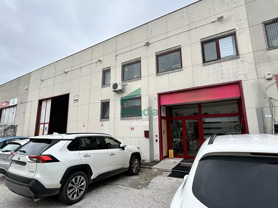 Immagine 1 di Attività artigianale in vendita  in Strada Provinciale 231 a Modugno