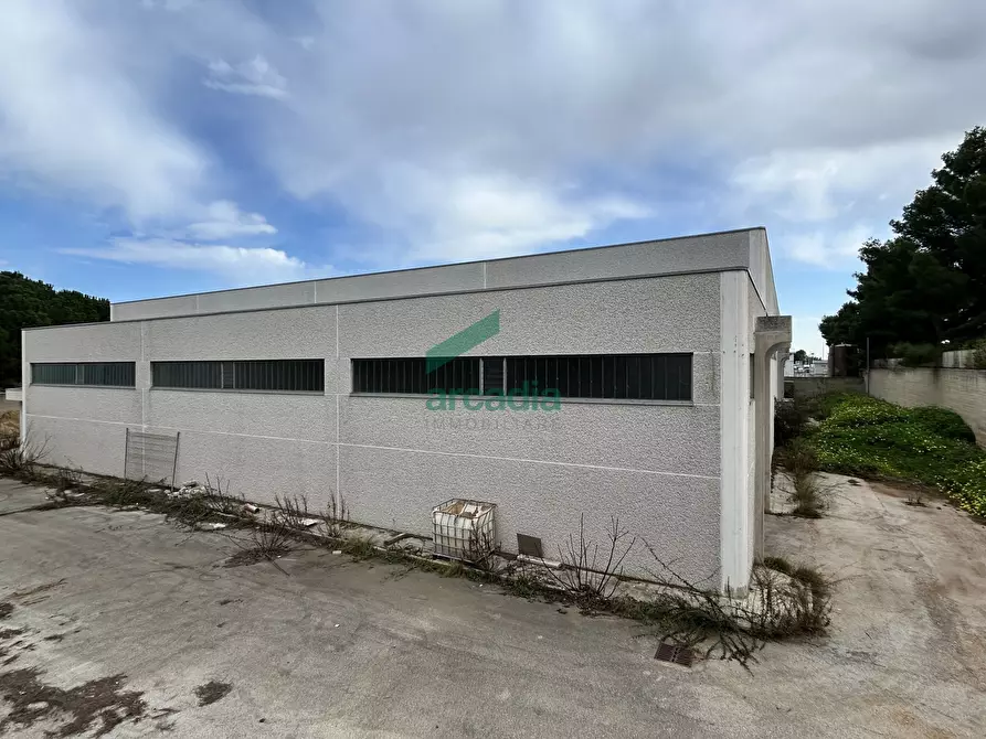 Immagine 10 di Attività artigianale in vendita  in Viale Donato De Leonardis 22 a Bari